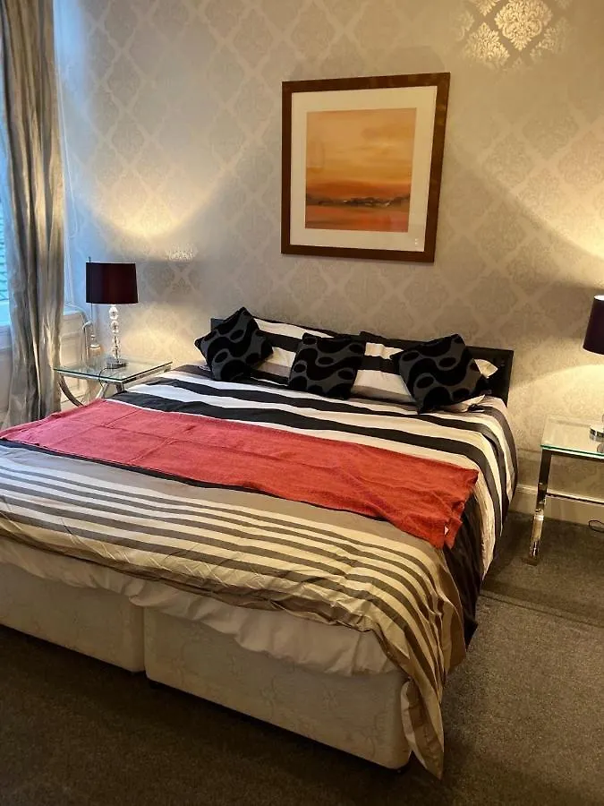 Royal Mile Mansions 2 Bedroom - Edinburgh City Centre