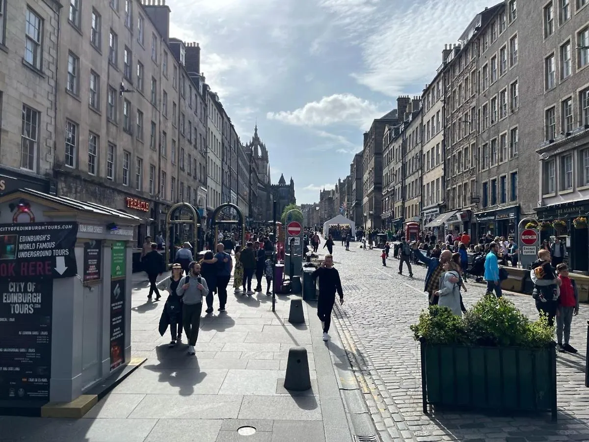 Apartment Royal Mile Mansions 2 Bedroom - Edinburgh City Centre United Kingdom